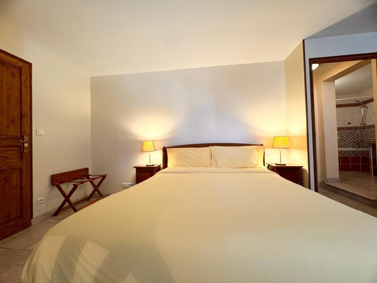 Отель Le Relais De Saint-Preuil, The Originals Relais Vignes Du Cognac Экстерьер фото